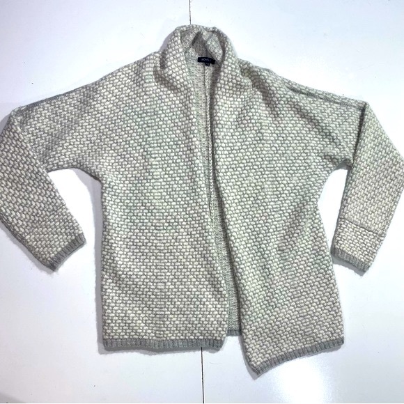 Novica Gray & White Alpaca Wool Blend Woman’s Open Front Soft Sweater Size S/M - Picture 2 of 12